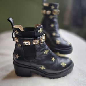 Gucci Women's Leather Boots Size 7.5 Gold Embroidered Stars & Bees Sudded Belt